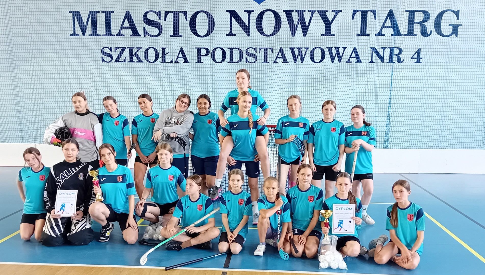 zdjęcie drużyn unihokeistek